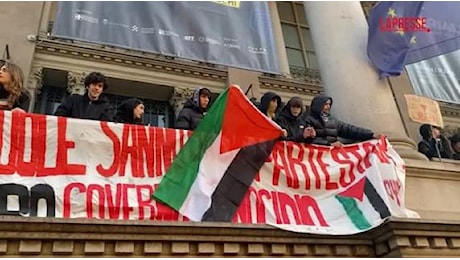 Studenti occupano la Mole Antonelliana a Torino ed espongono un manifesto pro-Palestina