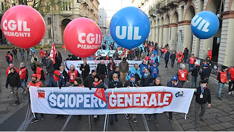 Sciopero, 15mila in corteo a Torino. Alta adesione in Piemonte, metrò e bus fermi fino alle 12