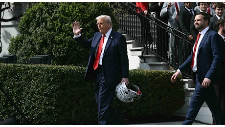 Dazi, Trump: «Valuto esenzione temporanea sulle auto». Tariffe del 20,9% sui pomodori dal Messico