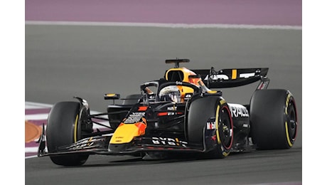 F1, la Ferrari riapre la corsa al Mondiale costruttori! Verstappen domina il GP del Qatar