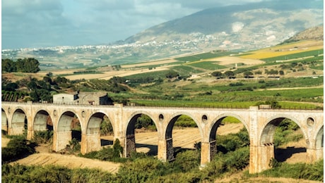 ArcheoExperience nell’Isola dei Tesori, il treno storico che attraversa la Sicilia