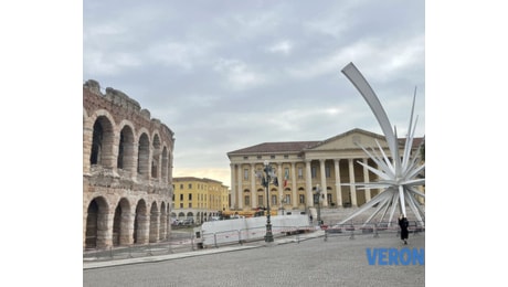 L'annuncio del Comune: questo Natale l'originale stella cometa di Verona torna in piazza Bra (ma senza coda)