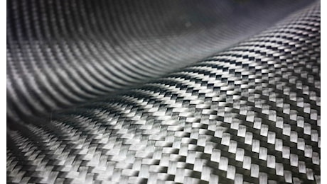 Davvero l'Unione Europea vuole vietare la fibra di carbonio nelle auto?