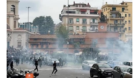 Lazio Roma, scontri tra ultras e polizia prima del derby. Le ultime news