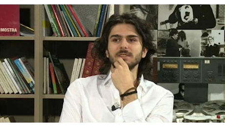 Poveri a noi, il romanzo d'esordio di Elvio Carrieri tra i finalisti del premio Strega