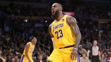 Lakers, LeBron James vicino al rinnovo a cifre MOSTRUOSE ma Philadelphia spera ancora
