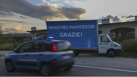 G7 dell’Interno a Mirabella Eclano, i ministri accolti dai camion dei fan di Piantedosi