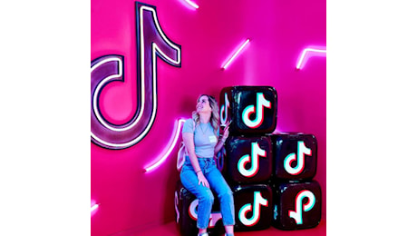 TikTok, come funziona la realtà aumentata e come nascono i filtri social