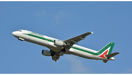 Alitalia, dai fasti del boom alla crisi un conto da oltre 10 miliardi di euro