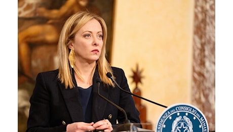 Giorgia Meloni e la caccia alla talpa a Palazzo Chigi (e nei ministeri): «Qualcuno spia il governo»