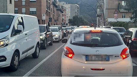 La galleria del San Martino chiusa per allagamento, città paralizzata dal traffico