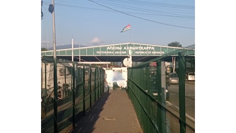 Abkhazia. E’ crisi politica: i manifestanti obbligano il presidente Bzhani a dimettersi