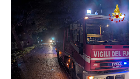 Allerta vento Marche, strada chiusa per caduta cavo corrente