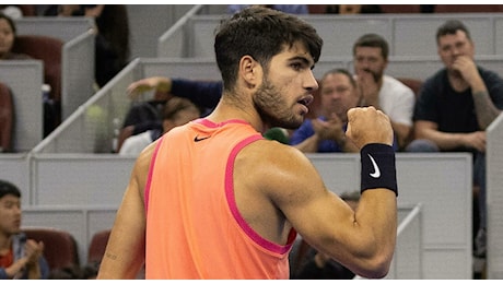 Carlos Alcaraz, chi è il tennista che affrontà Sinner nella finale dell'Atp di Pechino: età, famiglia, fidanzata, ranking