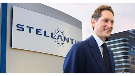 Stellantis, licenziamenti via mail: ecco dove (mentre Elkann e i francesi si blindano)