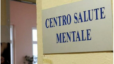 Malattie mentali: stress e iper-lavoro aumentano i rischi, palazzi illuminati di verde per medici e pazienti