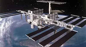 Satellite russo in frantumi, astronauti Iss al sicuro