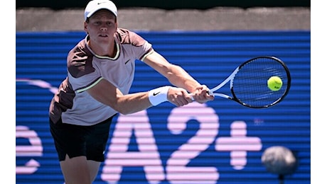 Australian Open, Sinner inizia la scalata verso il bis: primo allenamento a Melbourne con Hewitt junior