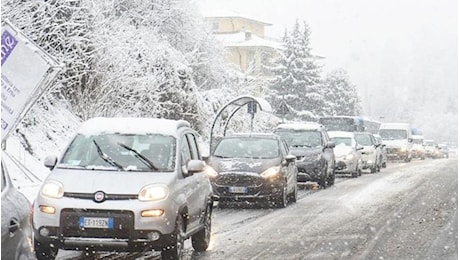 Meteo: NEVE cadrà più in basso del previsto su Abruzzo, Molise e Puglia. Freddo intenso e venti di burrasca. Le città a rischio