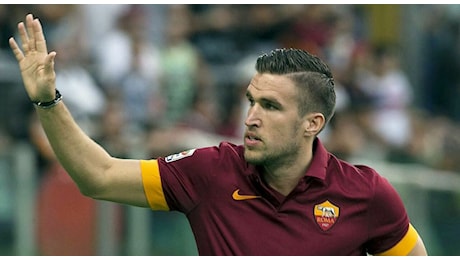 Strootman si ritira: l'ex Roma annuncia l'addio al calcio giocato a 34 anni. «La mia carriera finisce, grazie»