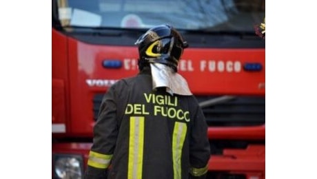 Violento incendio al Gros, vigili del fuoco in azione