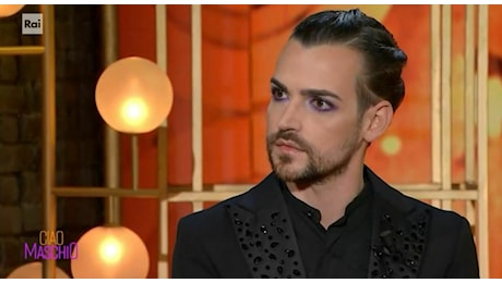 Valerio Scanu sulla denuncia di Maria de Filippi: «Mi dispiace di non esserle stato vicino quando è morto Costanzo, ci volevamo bene»