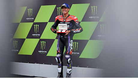 Qualifiche - Aleix Espargaró firma una pole position da record a Silverstone. Bagnaia secondo davanti a Bastianini