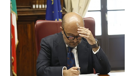 Sangiuliano getta la spugna: “Dimissioni irrevocabili”. Alessandro Giuli nuovo ministro della Cultura