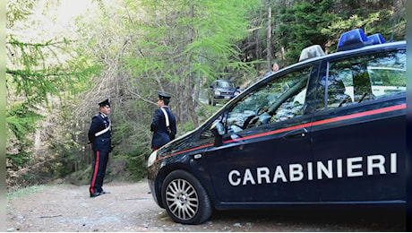 Recco: cacciatore trova resti umani in un bosco, mistero su identità e cause morte