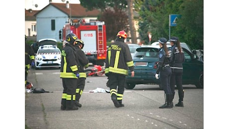 In moto contro un’auto. Gravissimo 17enne a Ravenna