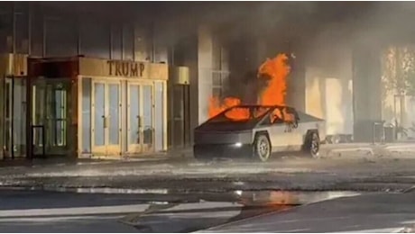 Esplode una Tesla davanti al Trump hotel. Biden: Indaghiamo connessioni con New Orleans