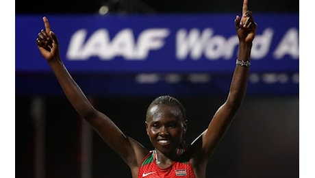 Maratona femminile, per Ruth Chepngetich nuovo record del mondo a Chicago (2h9'57)