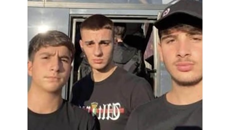 Foggia-Catania, incasso devoluto alle famiglie dei tifosi morti: fiori sotto la Curva Franco Mancini