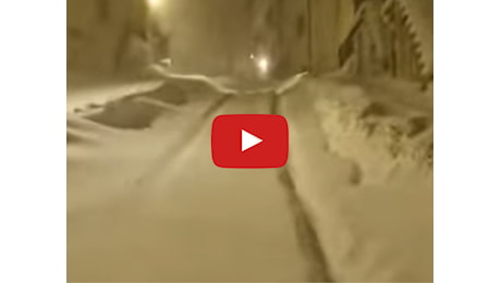 Meteo Diretta Video: Abruzzo, bufera di Neve a Pescocostanzo, è tutto sommerso