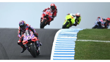 MotoGp Australia, Bezzecchi centra in pieno Vinales: clamoroso incidente allo Sprint Race. Ecco come stanno i due piloti