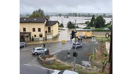 Maltempo Piemonte: esonda torrente Orba nell’alessandrino, strade invase dall’acqua