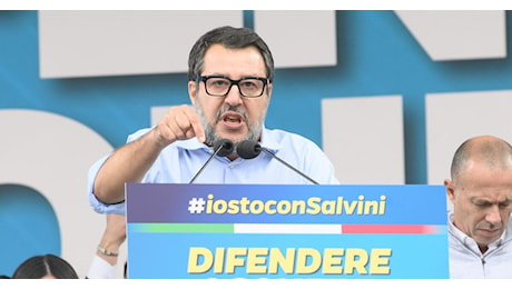 Caos tasse, Salvini: “I banchieri paghino di più”. Forza Italia: “Tassare i colossi del web”