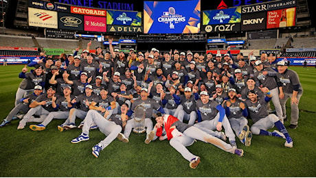 Los Angeles in festa per i Dodgers, le World Series alla squadra da un miliardo di dollari