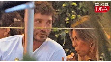 Paparazzato a Portofino con una misteriosa bionda, chi è la ragazza con Stefano De Martino?