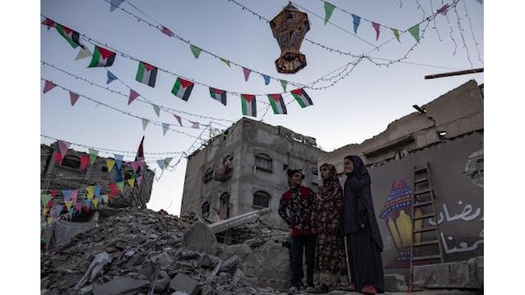 Israele-Hamas, la diretta di oggi | Gaza, ripresa delle trattative. Si lavora a un'intesa per il rilascio di 10 ostaggi e 45 giorni di tregua - TGLA7 Israele-Hamas, la diretta di oggi | Gaza, ripresa delle trattative. Si lavora a un'intesa per il rilascio di 10 ostaggi e 45 giorni di tregua - TGLA7