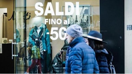 Da sabato 4 gennaio via ai saldi invernali in Piemonte. Confesercenti: «Scontrino medio a 150 euro in lieve aumento»