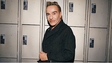 John Galliano lascia Maison Margiela: «Grazie perché qui ho ritrovato la mia voce»