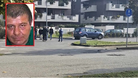 Salvatore Postiglione accoltellato a morte in un parcheggio: l'appuntamento all'alba e l'auto ancora accesa