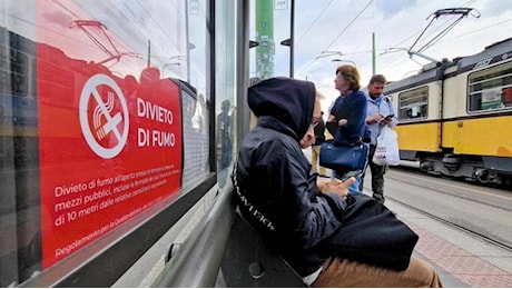 Milano, da oggi stop al fumo all’aperto. Scavuzzo: “Un divieto per tutelare la salute”