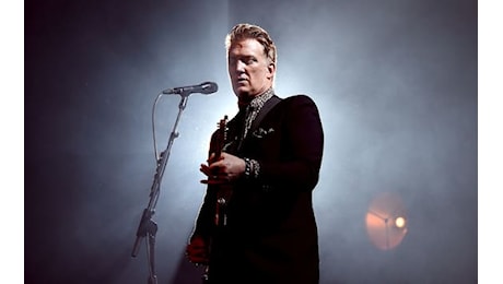 Operazione d'urgenza per Josh Homme, i Queens of the Stone Age cancellano altri nove concerti
