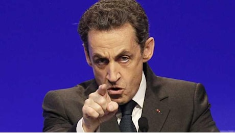 Nicolas Sarkozy condannato a un anno di braccialetto elettronico per corruzione e traffico di influenze