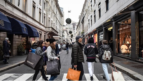 Via Monte Napoleone a Milano supera la Fith Avenue di New York: è la via dello shopping più cara del mondo. La classifica