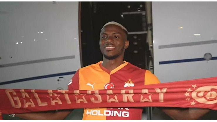 Osimhen atterrato a Istanbul: i tifosi del Galatasaray in delirio per l'attaccante nigeriano - Il Messaggero Osimhen atterrato a Istanbul: i tifosi del Galatasaray in delirio per l'attaccante nigeriano - Il Messaggero