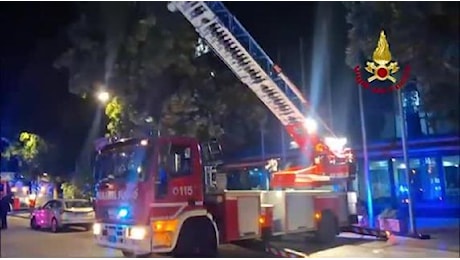 Incendio nella notte, evacuato un hotel ad Abano Terme