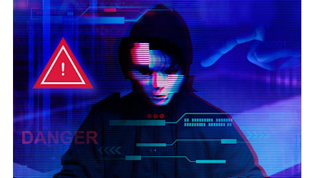 Gli hacker attaccano l'Italia, rubati i dati di migliaia di utenti